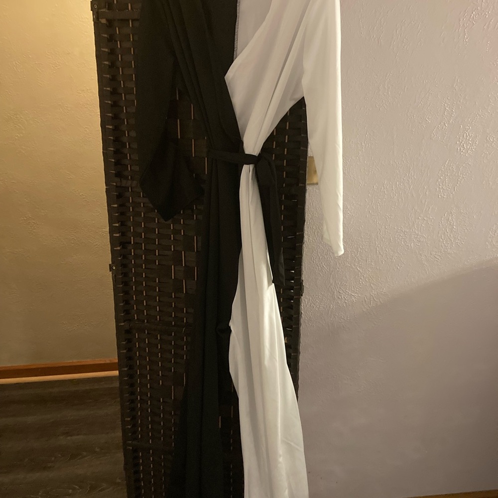 Plus sz blk/white color block jumpsuit sz XL